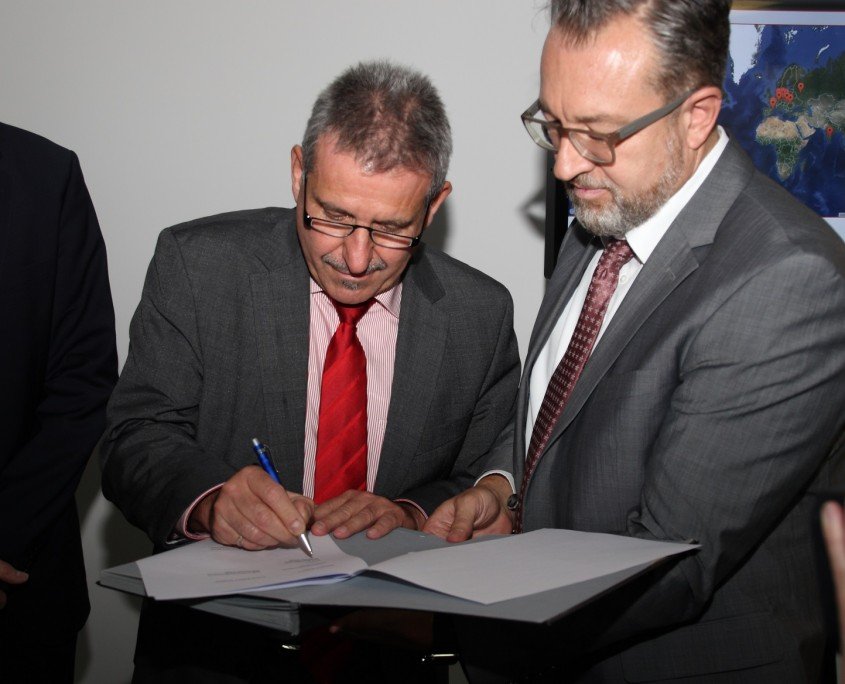 Smart_Electronic_Factory_Unterzeichnung